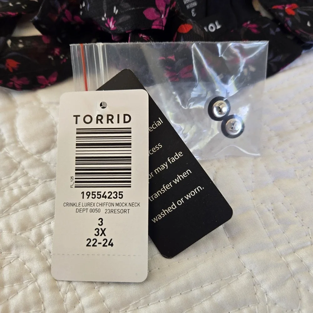 NWT Torrid Crinkle Lurex Chiffon Halter Top Black Floral‎ Flowy Bow 3X 22-24 - Picture 8 of 12